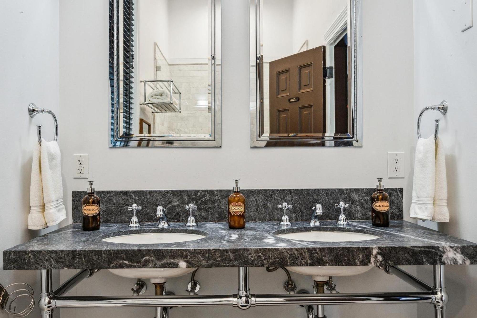 Historic & Charming Victorian Home Sleeps 11 سان فرانسيسكو المظهر الخارجي الصورة